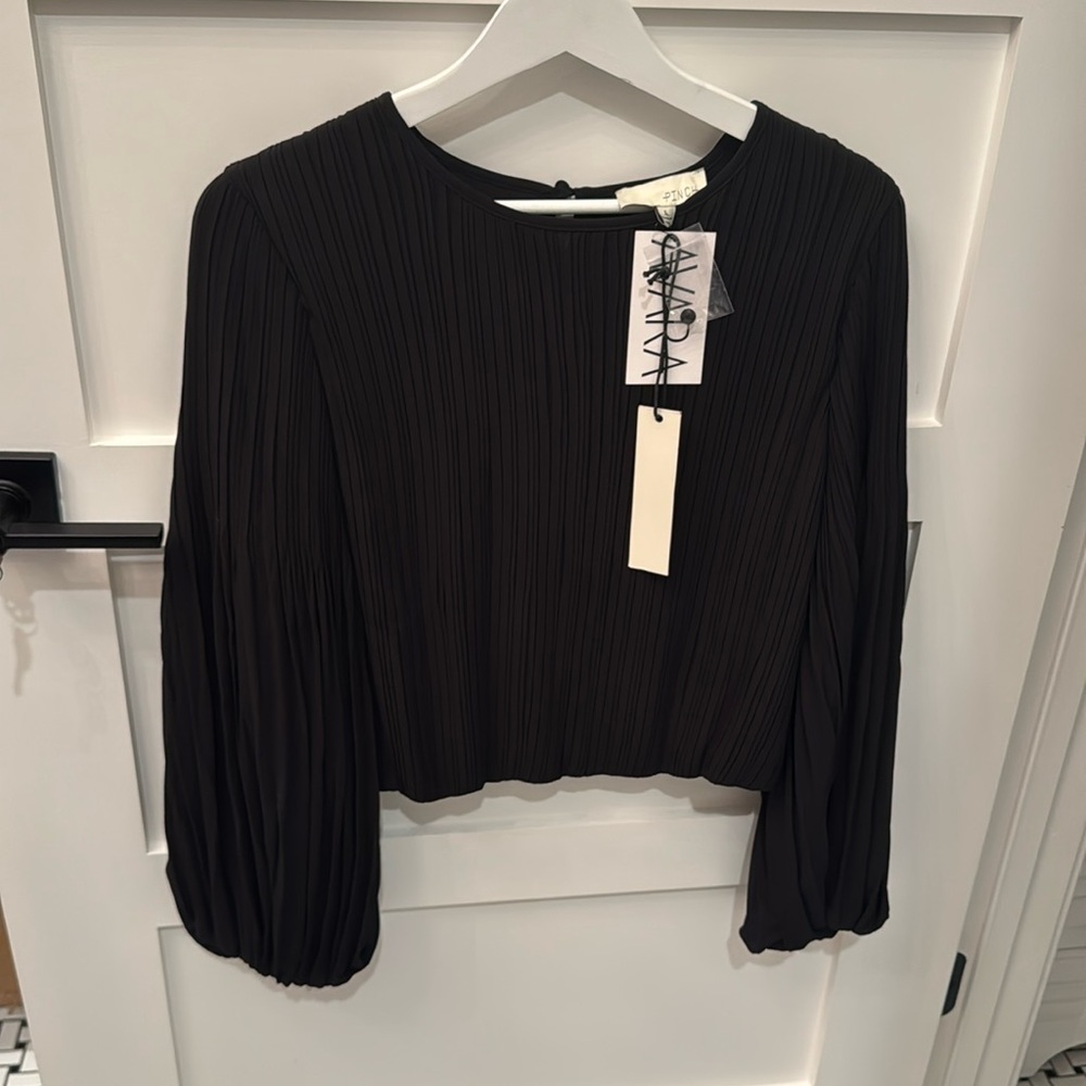 Elegant Black Pleated Women's Cropped Top